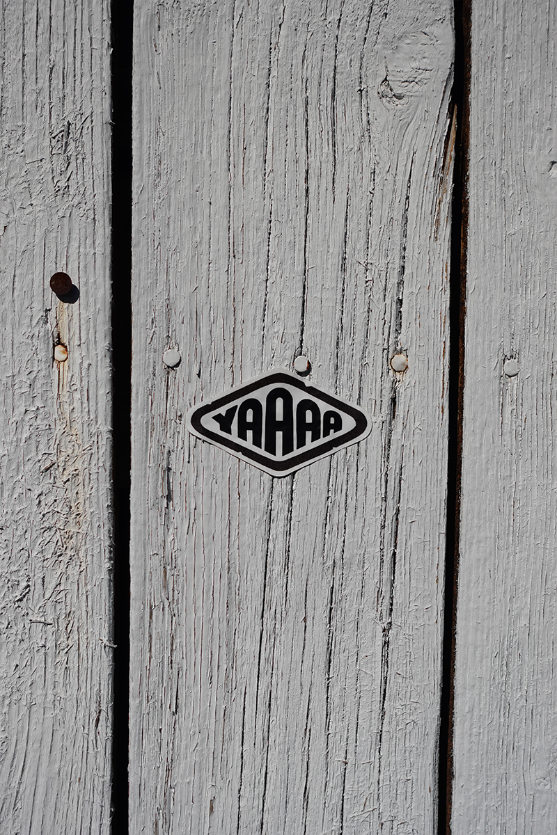 Sticker "YAAAA"