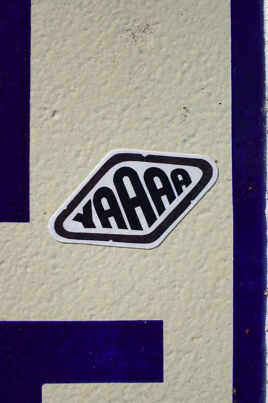 Sticker "YAAAA"